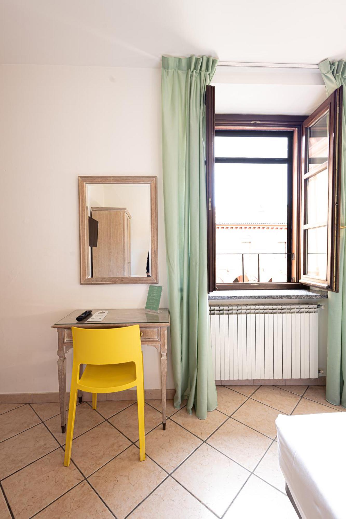 נוברה Hotel Tornielli 9 By Lvg Hotel Collection מראה חיצוני תמונה